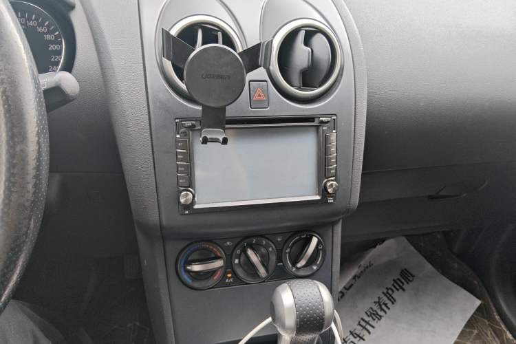 Used Nissan Qashqai 2011 2.0 XL Fire CVT 2WD Audio And AC Panel