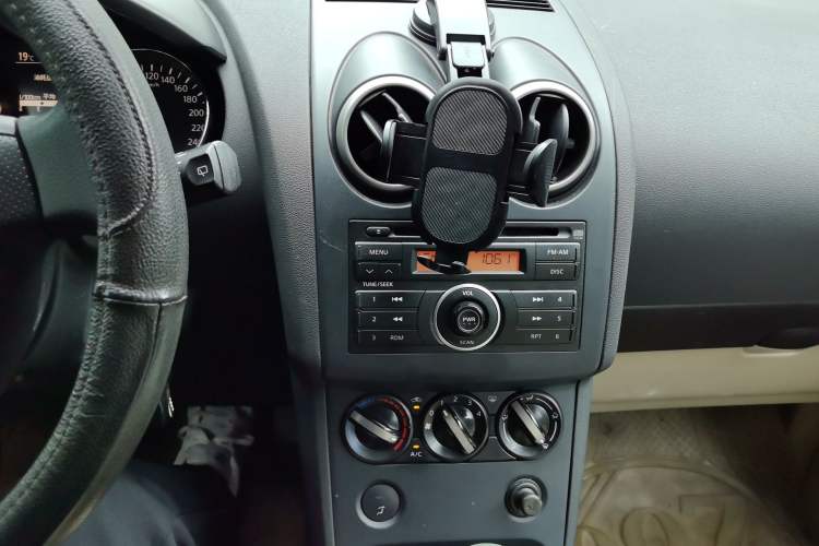 Used Nissan Qashqai 2011 1.6XE Wind 5MT 2WD Audio And AC Panel