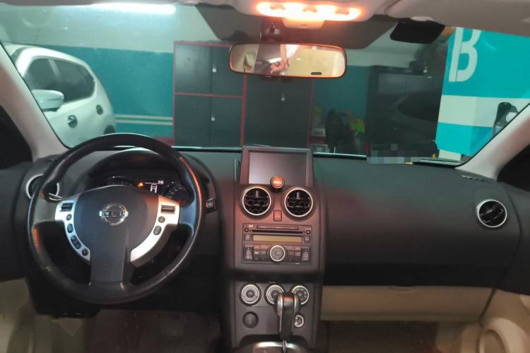 Used Nissan Qashqai 2011 2.0 XV Dragon CVT 4WD Center Console