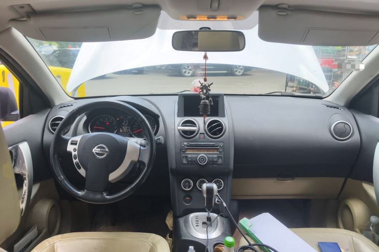 Used Nissan Qashqai 2011 2.0 XV Lea CVT 2WD Center Console