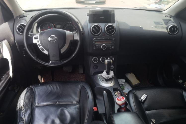 Used Nissan Qashqai 2011 2.0 XV Lea CVT 2WD Center Console