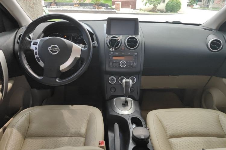 Used Nissan Qashqai 2011 2.0 XV Lea CVT 2WD Center Console