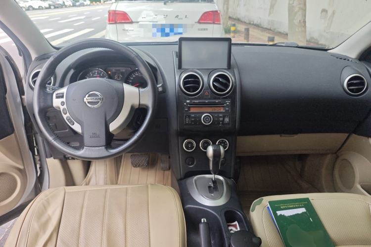 Used Nissan Qashqai 2011 2.0 XV Lea CVT 2WD Center Console