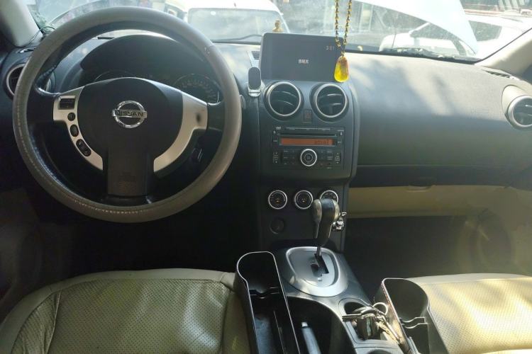 Used Nissan Qashqai 2011 2.0 XV Lea CVT 2WD Center Console
