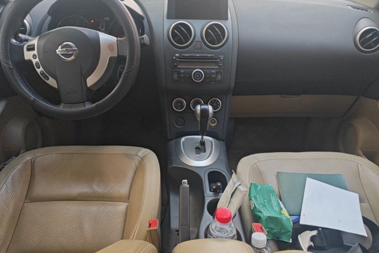 Used Nissan Qashqai 2011 2.0 XV Lea CVT 2WD Center Console