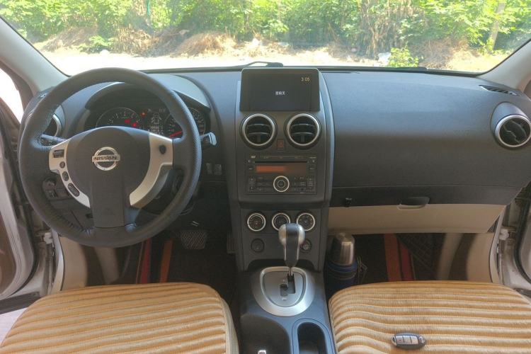 Used Nissan Qashqai 2011 2.0 XV Lea CVT 2WD Center Console