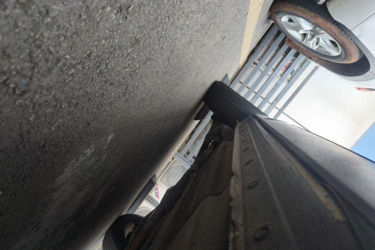 Used Nissan Qashqai 2011 2.0 XL Fire 6MT 2WD Chassis Front Right