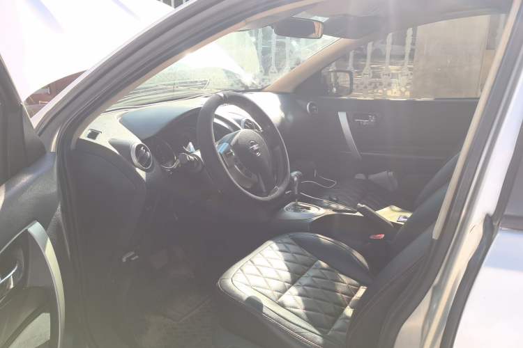 Used Nissan Qashqai 2011 2.0 XV Lea CVT 2WD Driver Seat