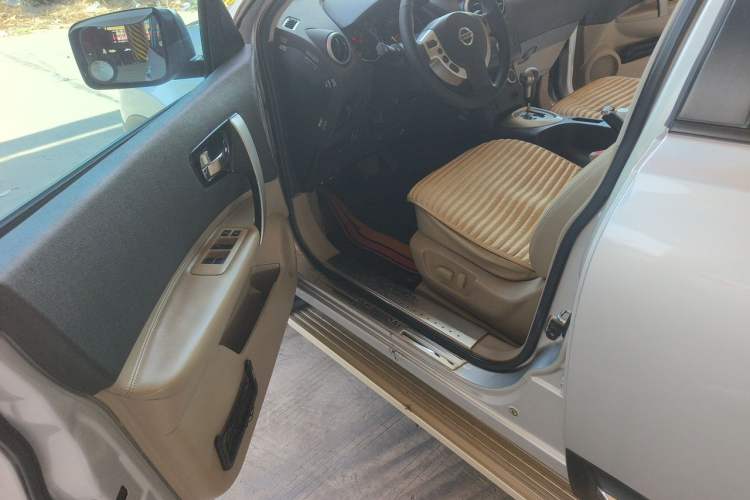 Used Nissan Qashqai 2011 2.0 XV Lea CVT 2WD Driver Seat