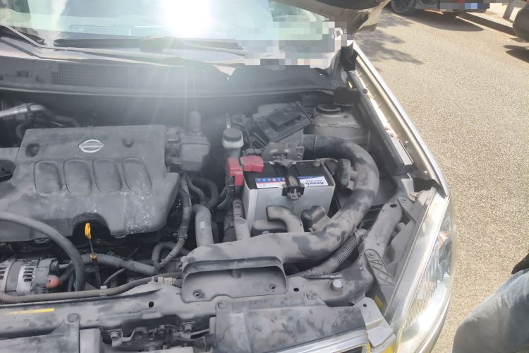 Used Nissan Qashqai 2011 2.0 XV Lea CVT 2WD Engine Bay Left
