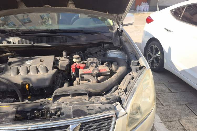 Used Nissan Qashqai 2011 2.0 XV Lea CVT 2WD Engine Bay Left