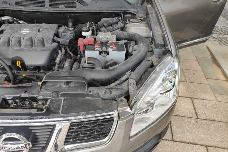Used Nissan Qashqai 2011 2.0 XV Lea CVT 2WD Engine Bay Left