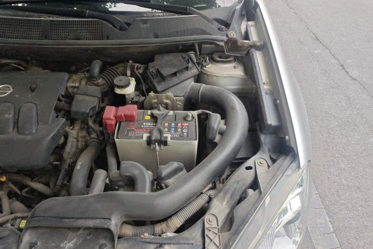 Used Nissan Qashqai 2011 2.0 XV Lea CVT 2WD Engine Bay Left