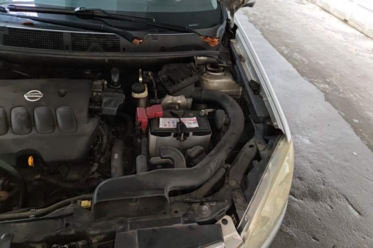 Used Nissan Qashqai 2011 2.0 XV Lea CVT 2WD Engine Bay Left