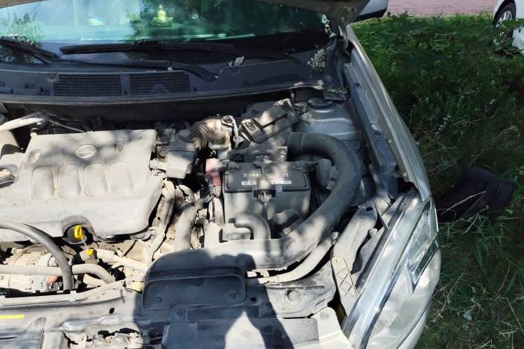 Used Nissan Qashqai 2011 2.0 XV Lea CVT 2WD Engine Bay Left