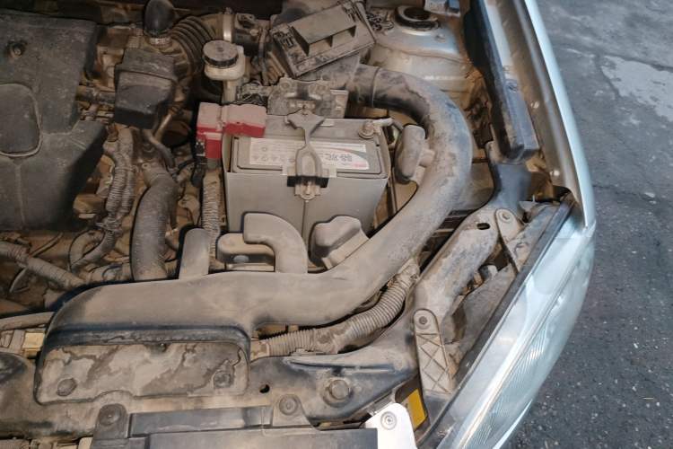 Used Nissan Qashqai 2011 2.0 XV Lea CVT 2WD Engine Bay Left