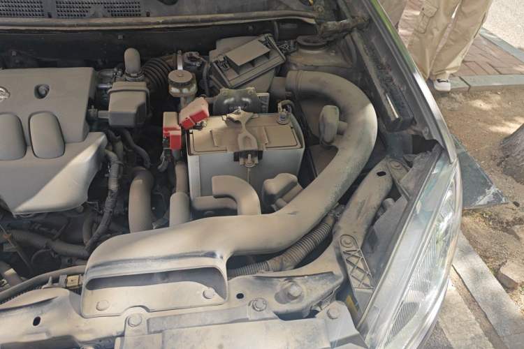 Used Nissan Qashqai 2011 2.0 XV Lea CVT 2WD Engine Bay Left