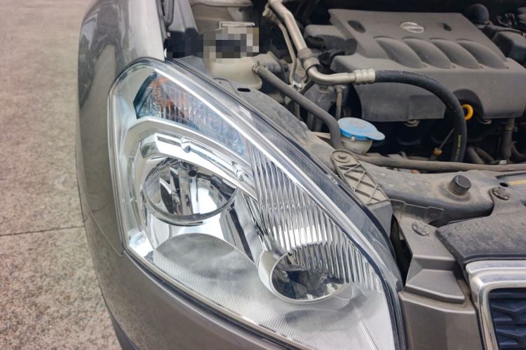 Used Nissan Qashqai 2011 2.0 XV Lea CVT 2WD Engine Bay Right