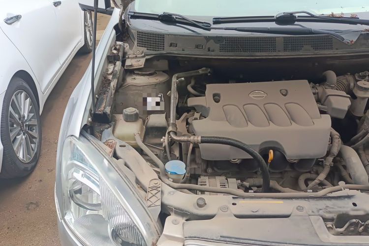 Used Nissan Qashqai 2011 2.0 XV Lea CVT 2WD Engine Bay Right