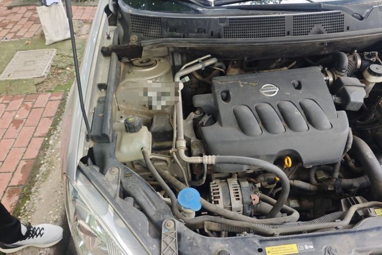 Used Nissan Qashqai 2011 2.0 XV Lea CVT 2WD Engine Bay Right