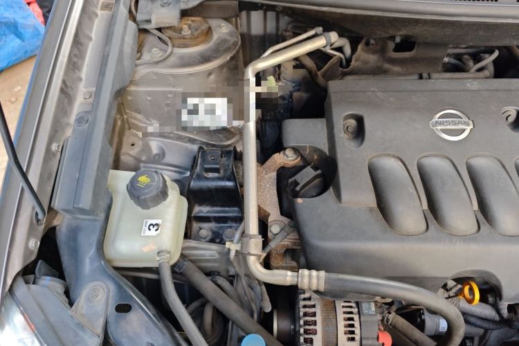 Used Nissan Qashqai 2011 2.0 XV Lea CVT 2WD Engine Bay Right