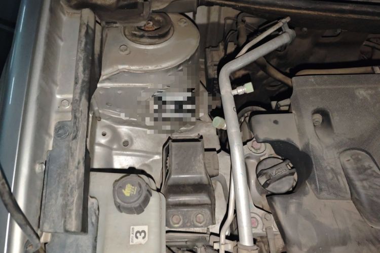 Used Nissan Qashqai 2011 2.0 XL Fire CVT 2WD Engine Bay Right