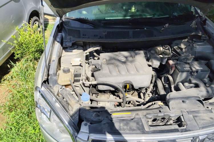 Used Nissan Qashqai 2011 2.0 XV Lea CVT 2WD Engine Bay Right