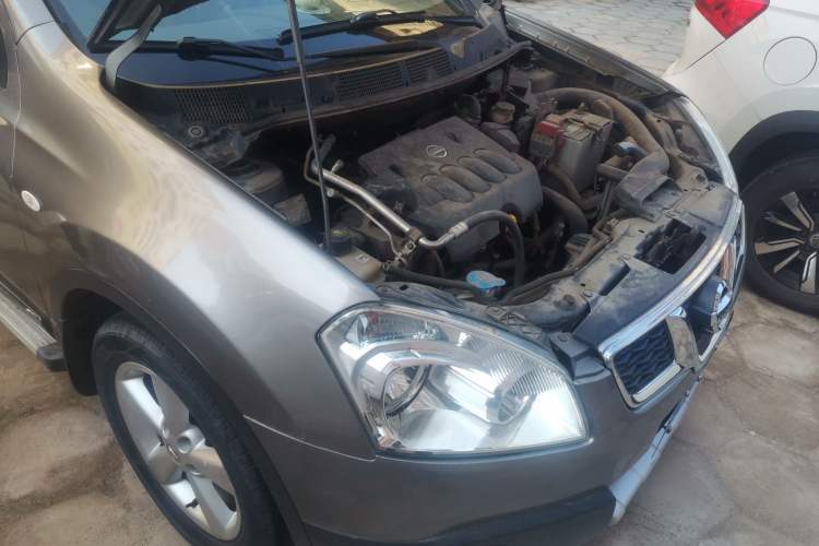 Used Nissan Qashqai 2011 2.0 XV Lea CVT 2WD Engine Bay Right