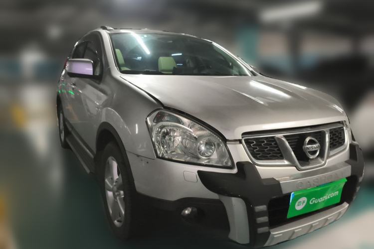 Used Nissan Qashqai 2011 2.0 XV Dragon CVT 4WD Front Right 45 Deg
