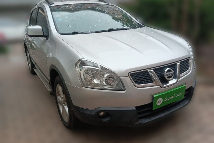 Used Nissan Qashqai 2011 2.0 XV Lea CVT 2WD Front Right 45 Deg
