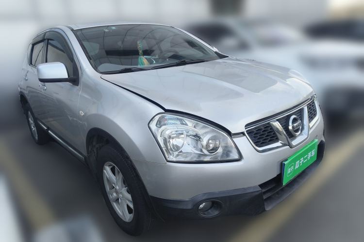 Used Nissan Qashqai 2011 2.0 XL Fire 6MT 2WD Front Right 45 Deg