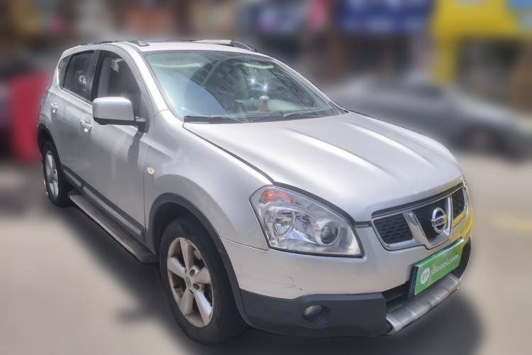 Used Nissan Qashqai 2011 2.0 XV Lea CVT 2WD Front Right 45 Deg