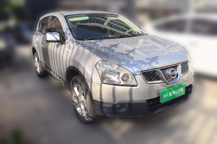 Used Nissan Qashqai 2011 2.0 XV Lea CVT 2WD Front Right 45 Deg