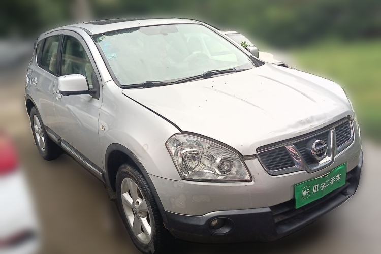 Used Nissan Qashqai 2011 2.0 XV Lea CVT 2WD Front Right 45 Deg