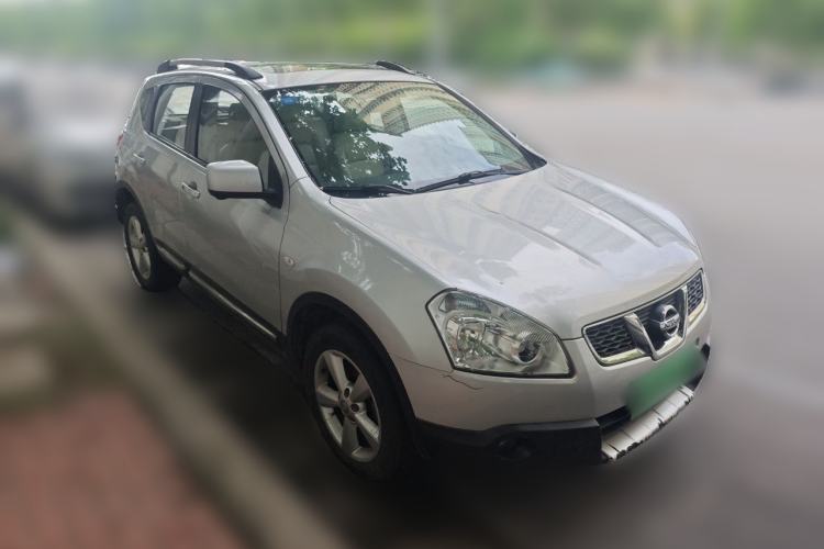 Used Nissan Qashqai 2011 2.0 XV Lea CVT 2WD Front Right 45 Deg