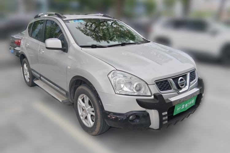 Used Nissan Qashqai 2011 2.0 XL Fire CVT 2WD Front Right 45 Deg
