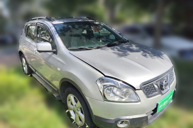 Used Nissan Qashqai 2011 2.0 XV Lea CVT 2WD Front Right 45 Deg