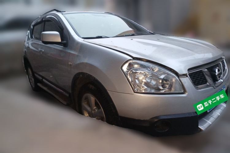 Used Nissan Qashqai 2011 2.0 XV Lea CVT 2WD Front Right 45 Deg