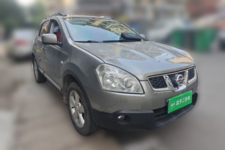 Used Nissan Qashqai 2011 2.0 XV Lea CVT 2WD Front Right 45 Deg