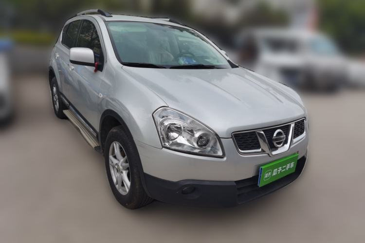 Used Nissan Qashqai 2011 2.0 XL Fire CVT 2WD Front Right 45 Deg