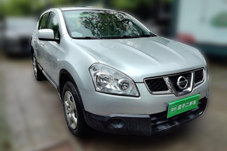 Used Nissan Qashqai 2011 1.6XE Wind 5MT 2WD Front Right 45 Deg