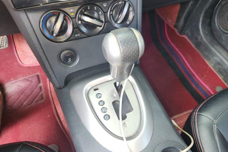 Used Nissan Qashqai 2011 2.0 XL Fire CVT 2WD Gear Lever