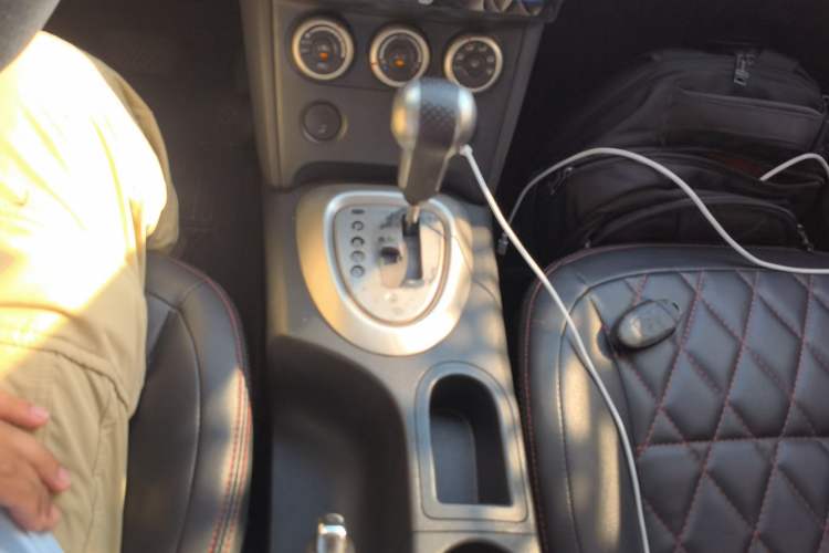 Used Nissan Qashqai 2011 2.0 XV Lea CVT 2WD Gear Lever