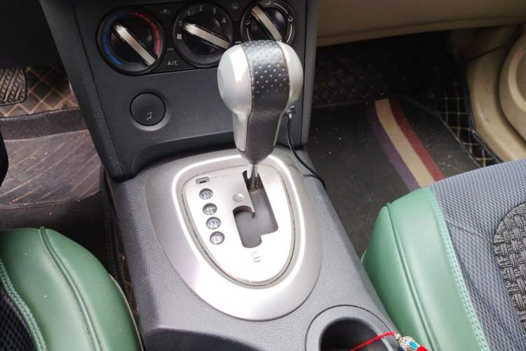 Used Nissan Qashqai 2011 2.0 XL Fire CVT 2WD Gear Lever
