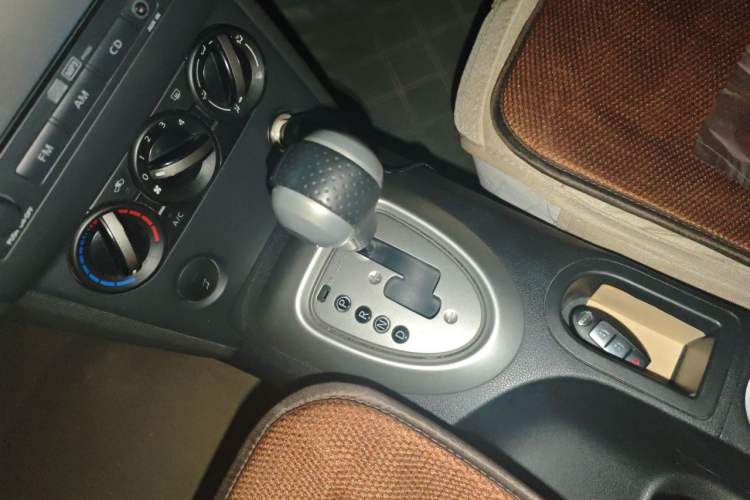 Used Nissan Qashqai 2011 2.0 XL Fire CVT 2WD Gear Lever
