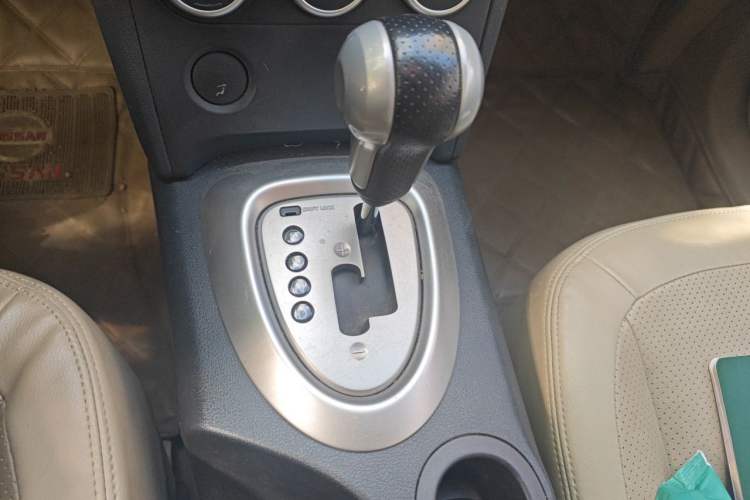 Used Nissan Qashqai 2011 2.0 XV Lea CVT 2WD Gear Lever