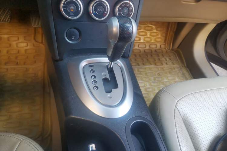 Used Nissan Qashqai 2011 2.0 XV Lea CVT 2WD Gear Lever