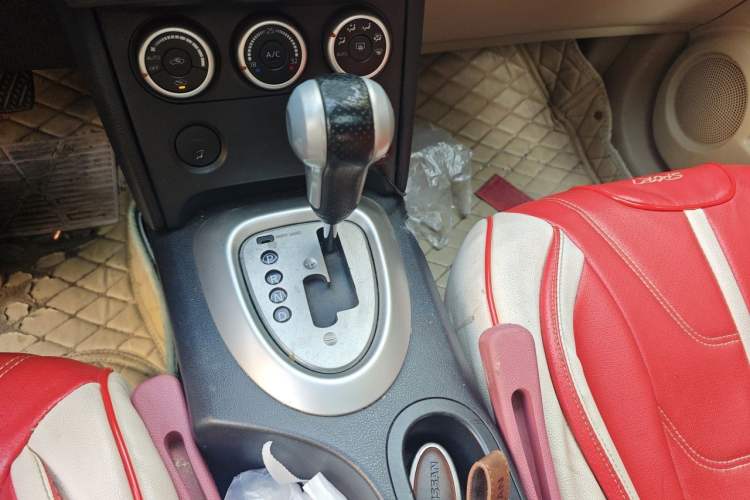 Used Nissan Qashqai 2011 2.0 XV Lea CVT 2WD Gear Lever
