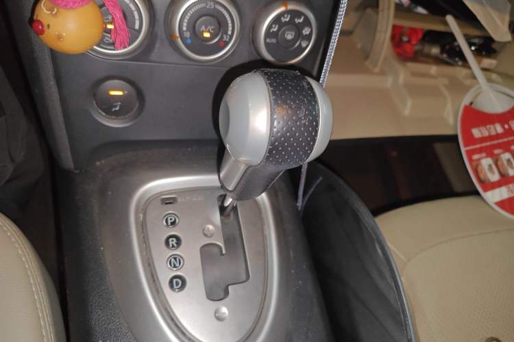 Used Nissan Qashqai 2011 2.0 XV Lea CVT 2WD Gear Lever