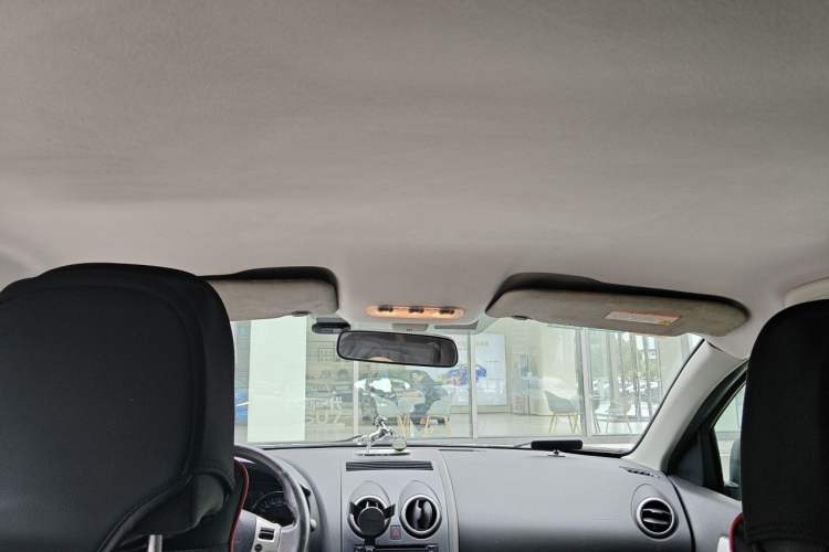 Used Nissan Qashqai 2011 2.0 XL Fire CVT 2WD Headliner